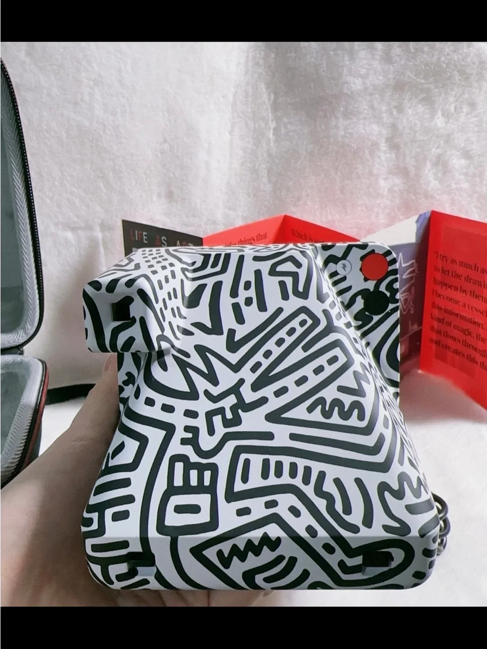 Polaroid x Keith Haring limited edition camera- exellent condition